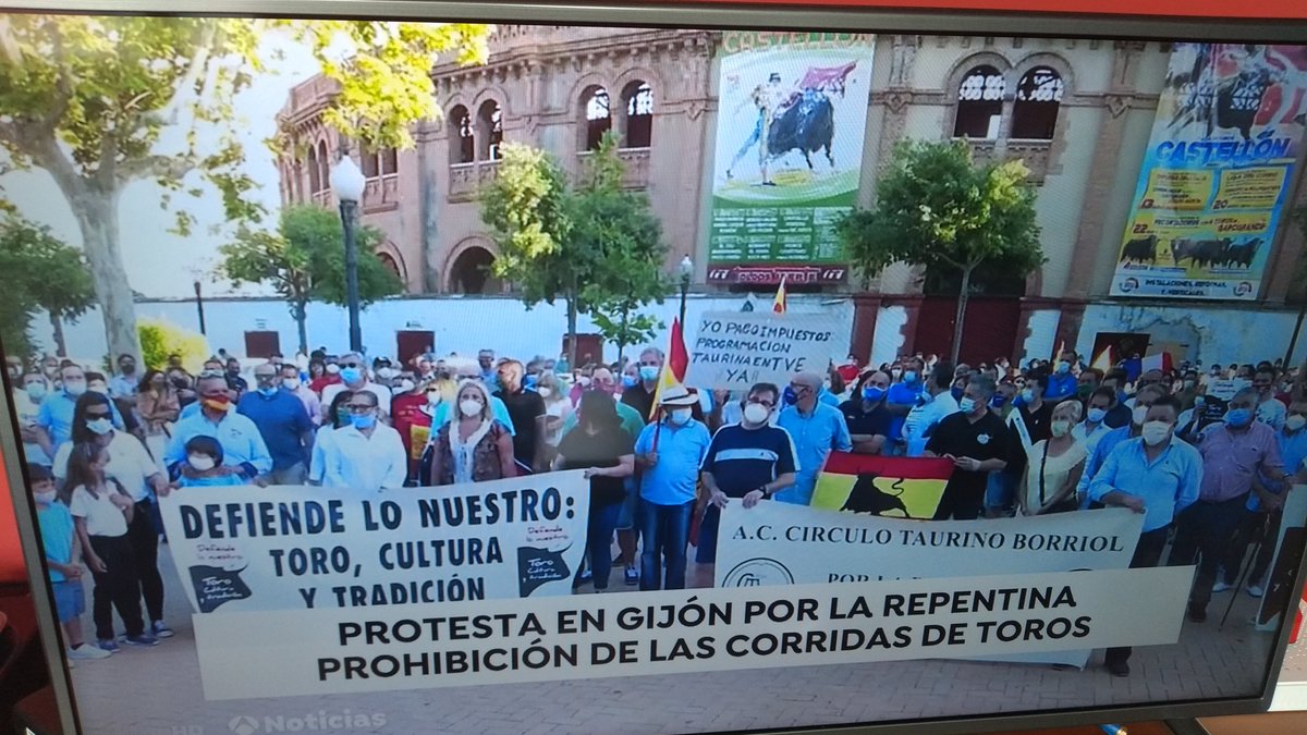 taliwoo81's tweet image. Hola @A3Noticias hoy habéis vendido como 'Una protesta taurina en Gijón' imágenes de una que tuvo lugar en Castellón en 2020. De nada
