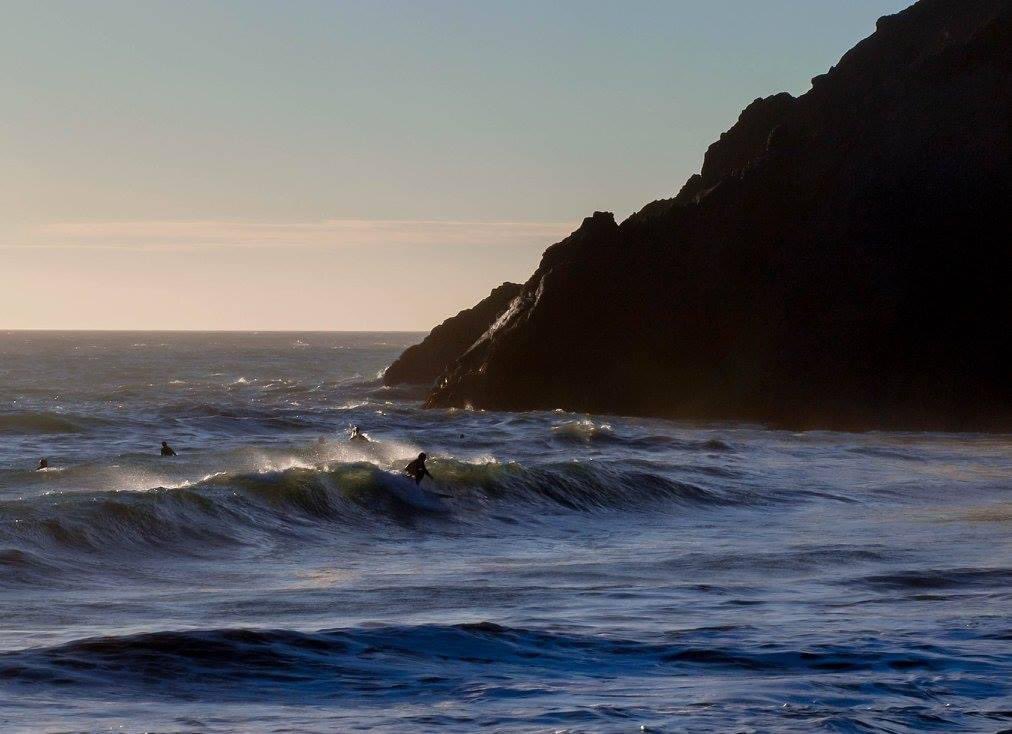 eschwab15's tweet photo. Mixing up #WorldPhotographyDay with a #ThrowbackThursday from when I lived in #SanFrancisco
#RodeoBeach #MarinHeadlands #Surfing https://t.co/Gl0365zmTX