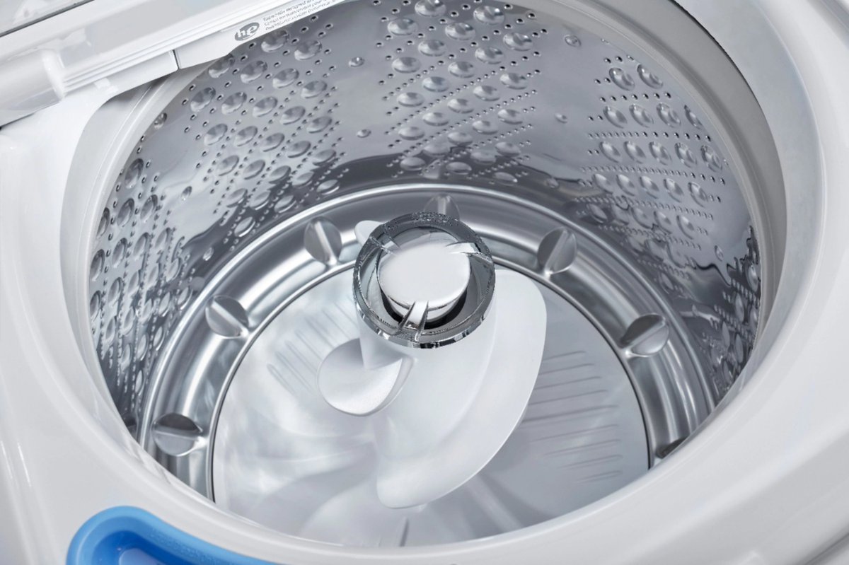 LGLindseyP's tweet photo. TurboWash3D™ Technology gives a complete yet gentle clean to help get through more in less time. #LGUS #LGFam #LGWasher #LGAgitatorTechnology @lgmikeburton @LGBBrownNE https://t.co/Kpkop1y5YP