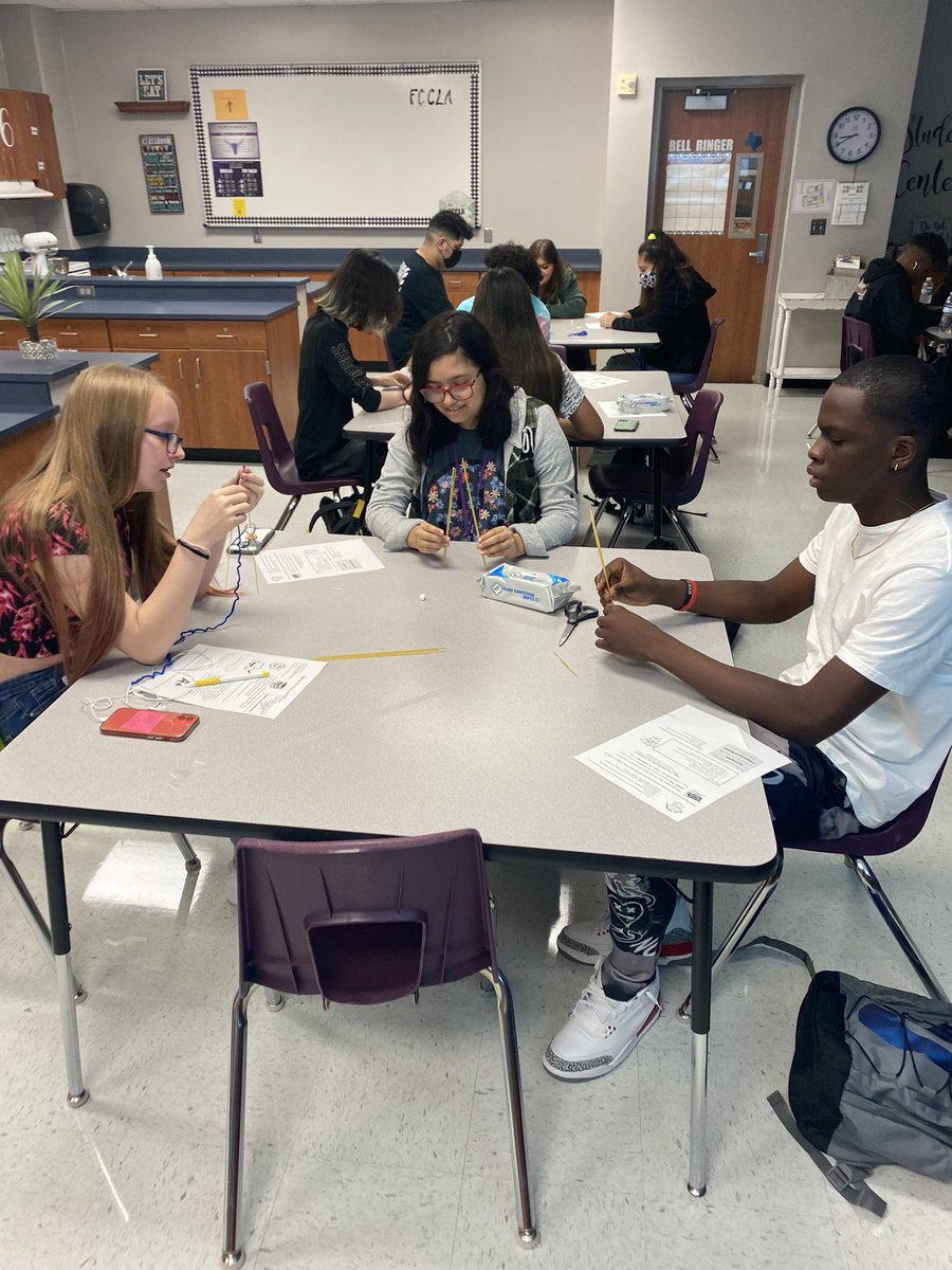 Maverick_Chef's tweet photo. Engaging learners day 2! Teamwork and communication skills! Essential for learning to cook. #cookingwithmrshurley @MRHSMavericks https://t.co/RLMsoj4ds5