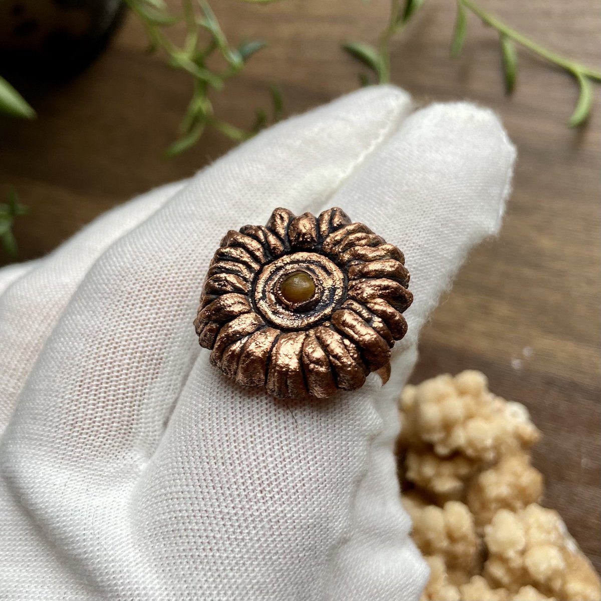 theSMITHST0NIAN's tweet photo. Flowery tigers eye statement rings🌸🌺🌼🌻 lots of size options available✨ https://t.co/tMvviiC1PL