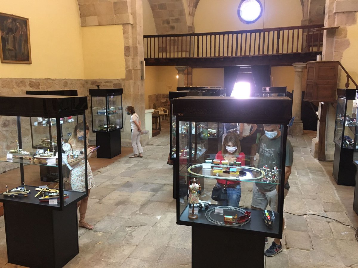 amigosdebdm's tweet photo. 🚃 No te pierdas la exposición de juguetes antiguos. Hasta el domingo en Barbadillo del Mercado. https://t.co/hMR1geMBbk