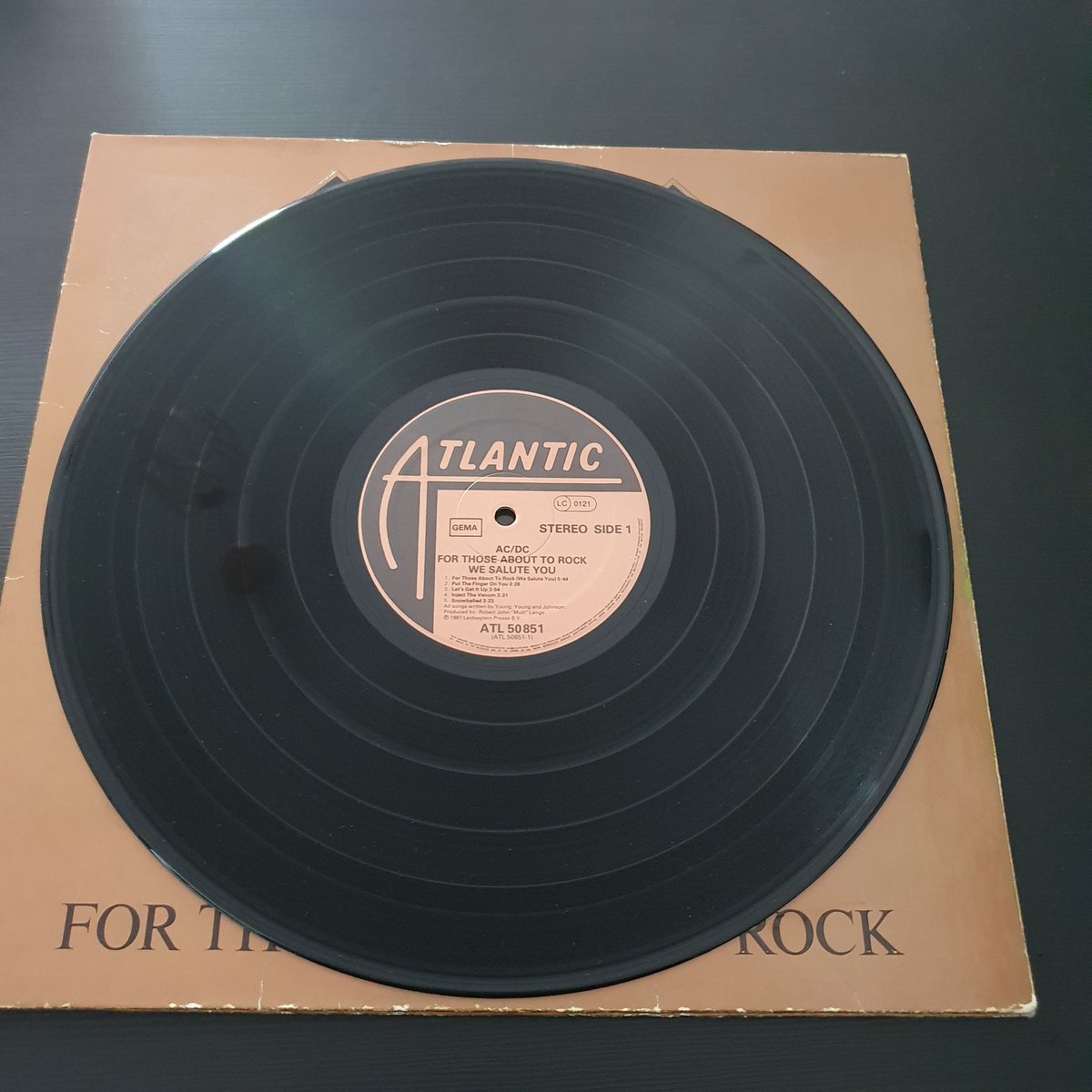 FS_RECORDS_'s tweet photo. For Those About To Rock |AC/DC| 
Original Vinyl from 1981
@acdc https://t.co/2G29FCXKr4