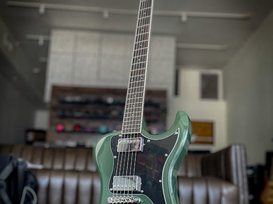 ProstheticEJ's tweet photo. If you look closely, you can see the new #Dunable #DESeries green #R2. @de_gtrs https://t.co/MYrW3UBrQ3