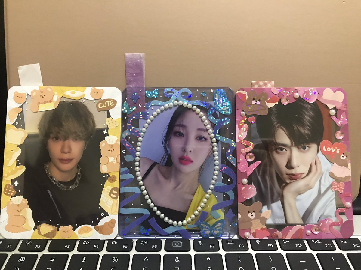 jeongjeffjr's tweet photo. bought decorated toploaders from @sh1nseo and they are so so so adorable and super affordable too 🥺❤️ i love it so much. you guys should check her account and shopee out! 

#pasarnct #pasarloona https://t.co/lbILpEKEWx