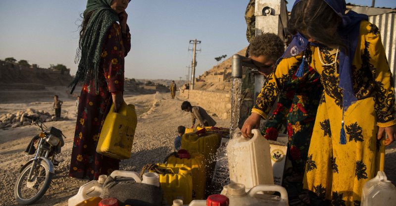 ShareTheMealorg's tweet photo. Here's how you can help in Afghanistan👇

Provide lifesaving food to conflict-affected families today 💛