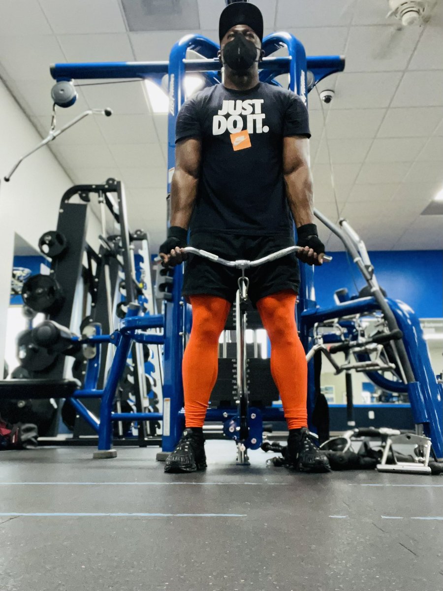 DGUNZ22's tweet photo. Gym Grind💪🏿🗣#GetActiveToday https://t.co/tLhZU2yF1d