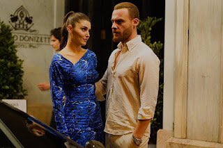 Eda is looking super cute and cool with this blue dress💙✨