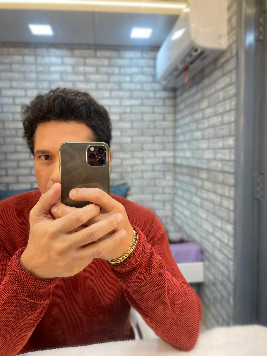 sachin_rt's tweet photo. Caught snapping! 📸
Happy #WorldPhotographyDay. https://t.co/Ox9OUgzXZF