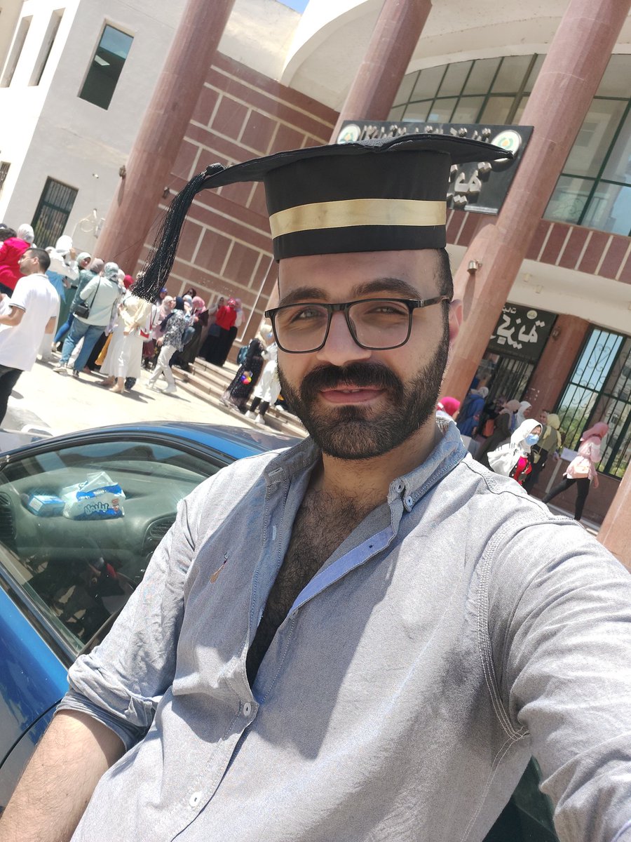 drmourad98's tweet photo. لقد هرمنا والله من أجل اللحظة دي ❤🔥🔥🔥🔥🔥
Officially Graduated 😎 https://t.co/Jg446jUgrQ
