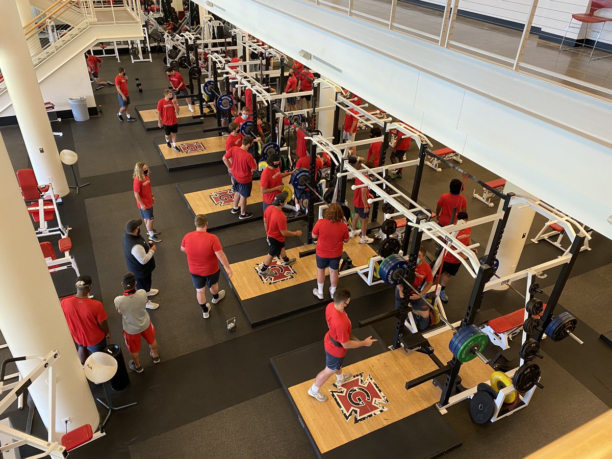 The weight never stops moving

#ExcelatGrinnell
#ELEVATE22