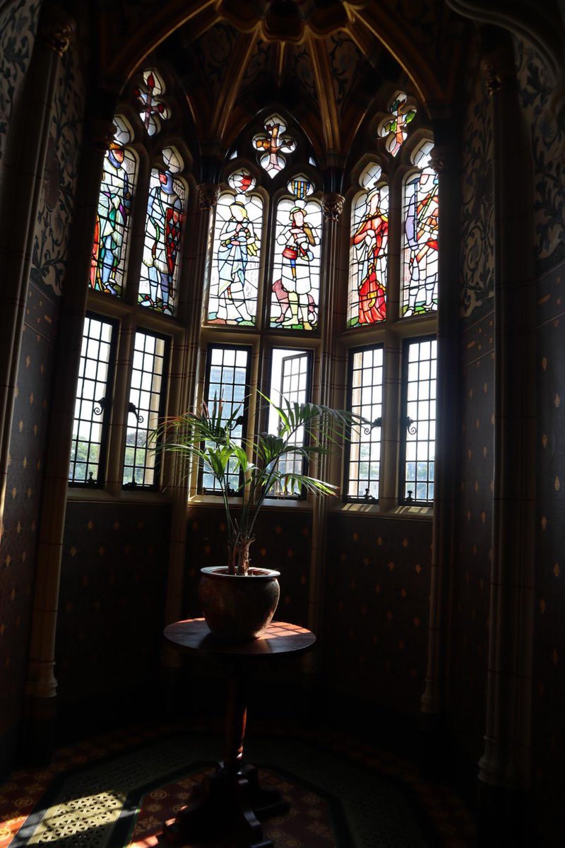 TGaming29598128's tweet photo. Look at the great #architecture at #Cardiff castle
#Wales #differentcountry #colours #stainedglass #pictures #patterns #stories @VisitCardiff https://t.co/IkknHsGGv7