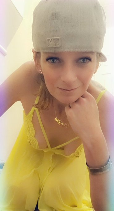I'll be your sunshine on the darkest day  #Shineyourlight #needed https://t.co/37t51UREvr<a href="/tag/shineyourlight"class="tags">#Shineyourlight</a><a href="/tag/needed"class="tags"><span>#needed</span></a>
