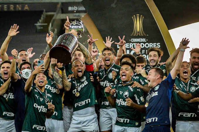 joonatanmoreno's tweet photo. Canal aonde eu vi meu time sendo campeão da Libertadores 💚,  Quebrando Tabus !!! Entre outras coisas. Filmes, Seriados. Como esquecer Chaves, Isso Isso Isso ❤

Parabéns SBT pelos seus 40 anos 🎉🎈🎂

#Sbt40 https://t.co/k0VXtvdcDw