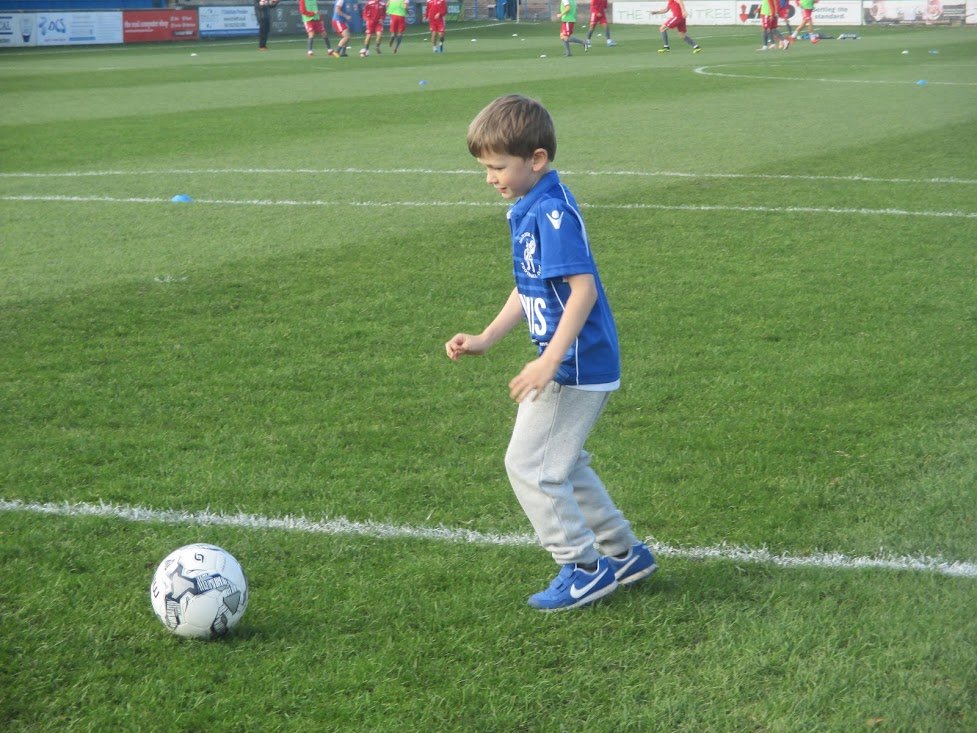 claner's tweet image. #WorldPhotographyDay When #robsonwalsh was Mascot at @Matlock_TownFC