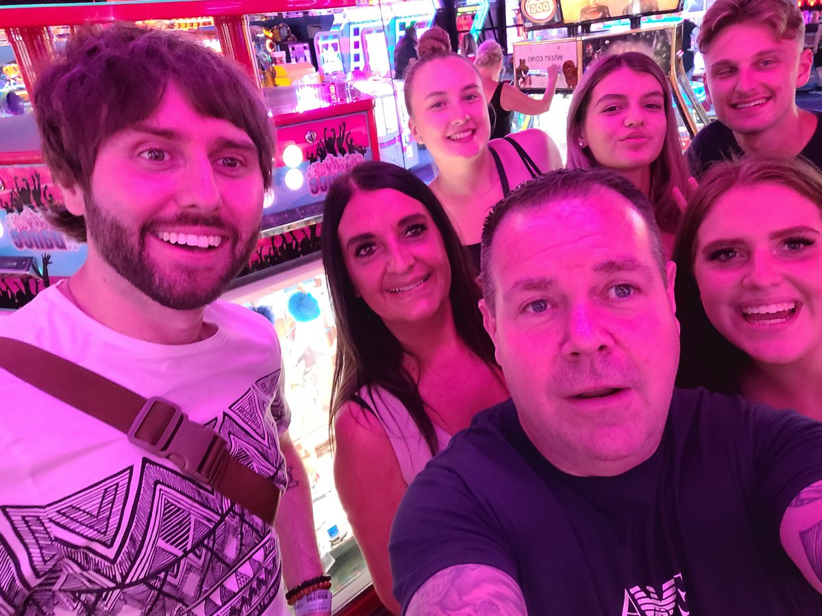@James_Buckley thanks for the pic today made my daughters birthday <a href="/CaitlinMurphy06/">Caitlin Murphy</a>