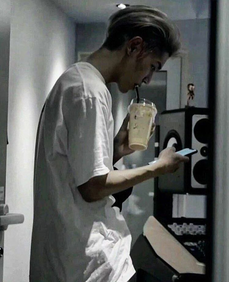 ไม่ผัวตรงไหน เอาปากกามาวง