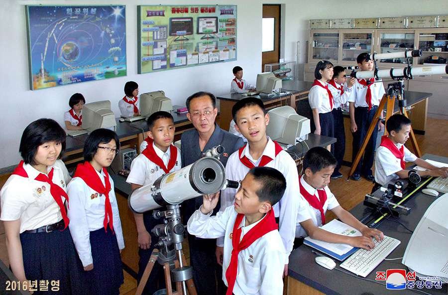 kfa_sweden's tweet photo. Members of Korean Children`s Union https://t.co/HdmBplkKJC