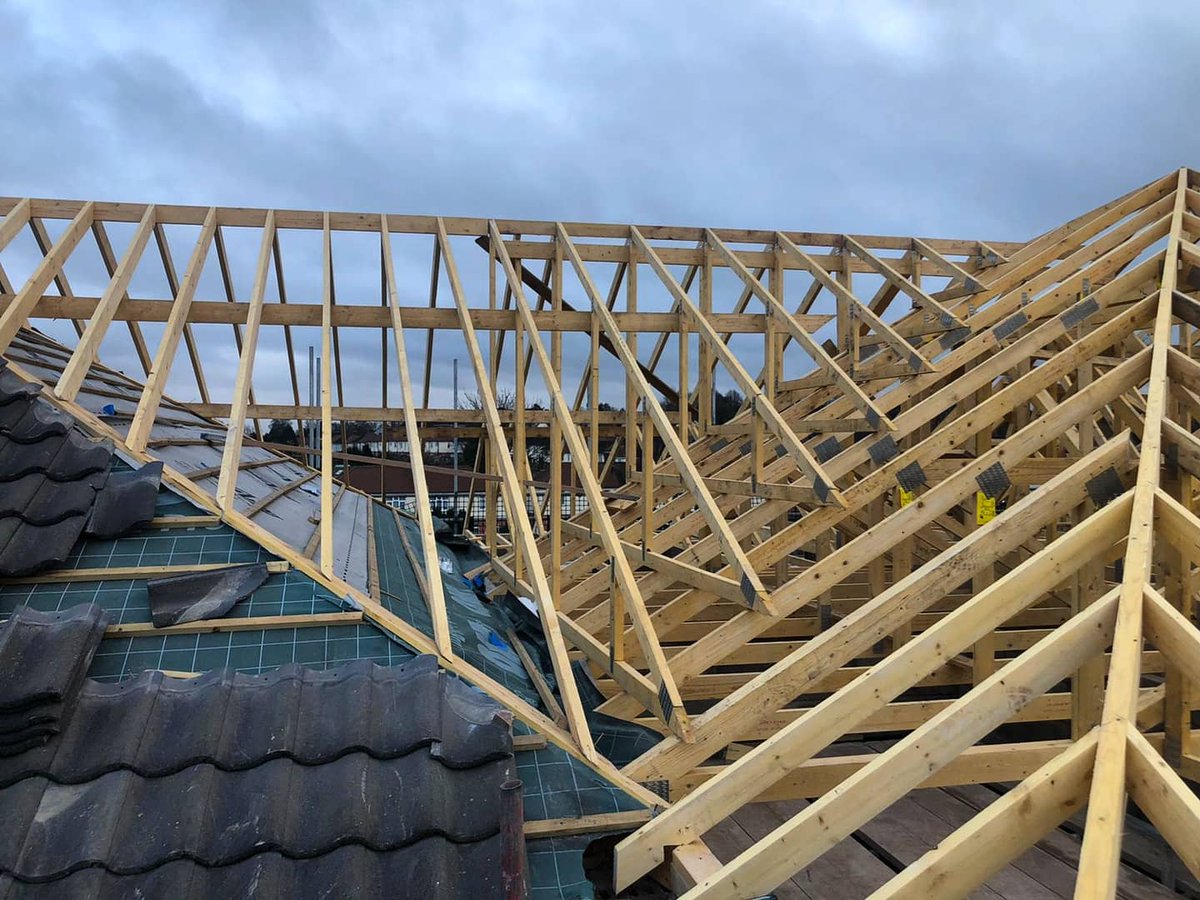 CrowngateBuild's tweet image. Roof progress on the Doctors Surgery extension!

#roofing #extensionprogress #doctorssurgery #construction #roofersuk #atherstone #crowngateconstruction