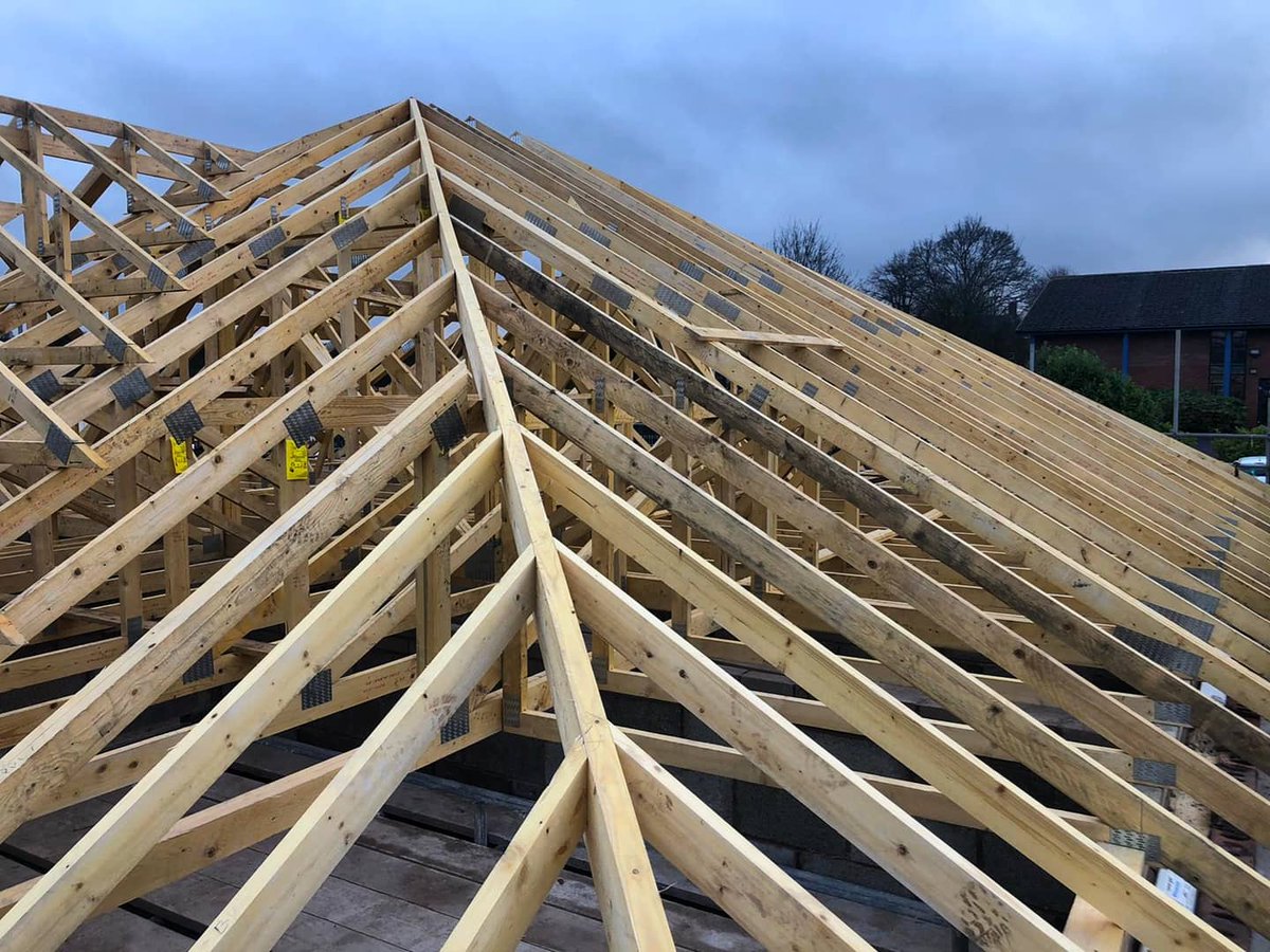 CrowngateBuild's tweet image. Roof progress on the Doctors Surgery extension!

#roofing #extensionprogress #doctorssurgery #construction #roofersuk #atherstone #crowngateconstruction