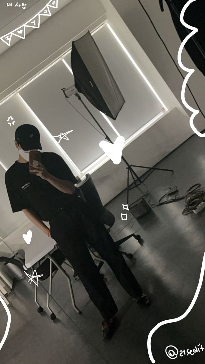 arsedit's tweet image. youngjae on the studio