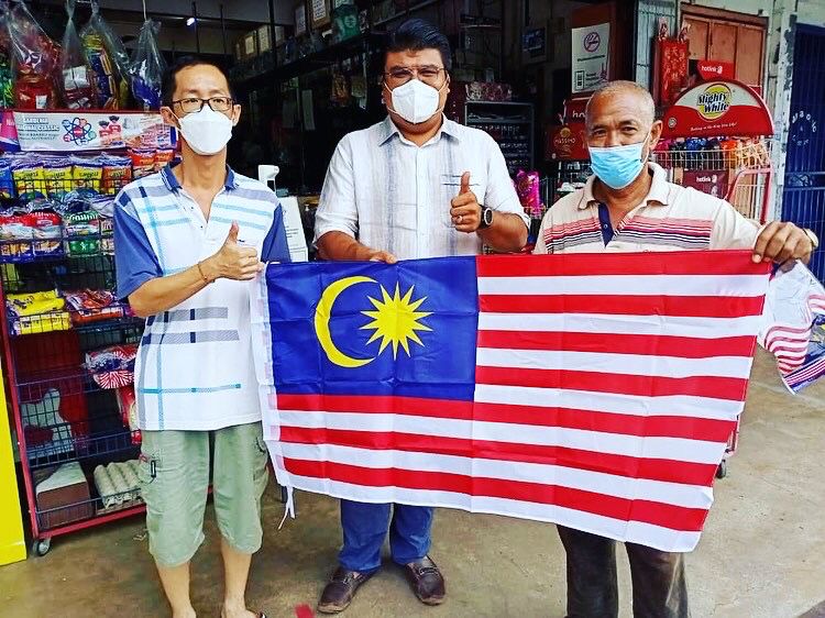 sy_johan's tweet photo. Kita mula kibarkan jalur gemilang, negara ini milik kita bersama https://t.co/cYPQFHSkdu