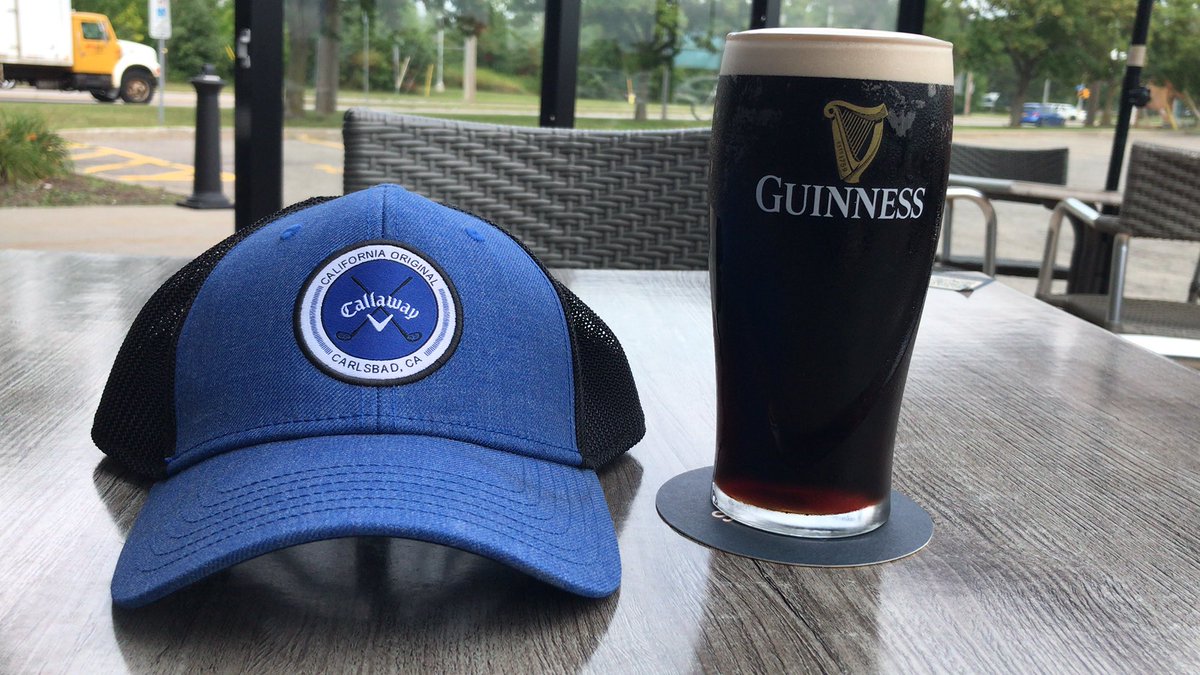 DaveBinThe613's tweet photo. A pint of the good stuff after a celestial hour with the very sensual @11Celestia11 and my very first visit to the posh @Vibe_Spa Time well spent and thanks to a Twitter friend for the reco. Sláinte 🍻🇨🇮 https://t.co/XQllStiS7w