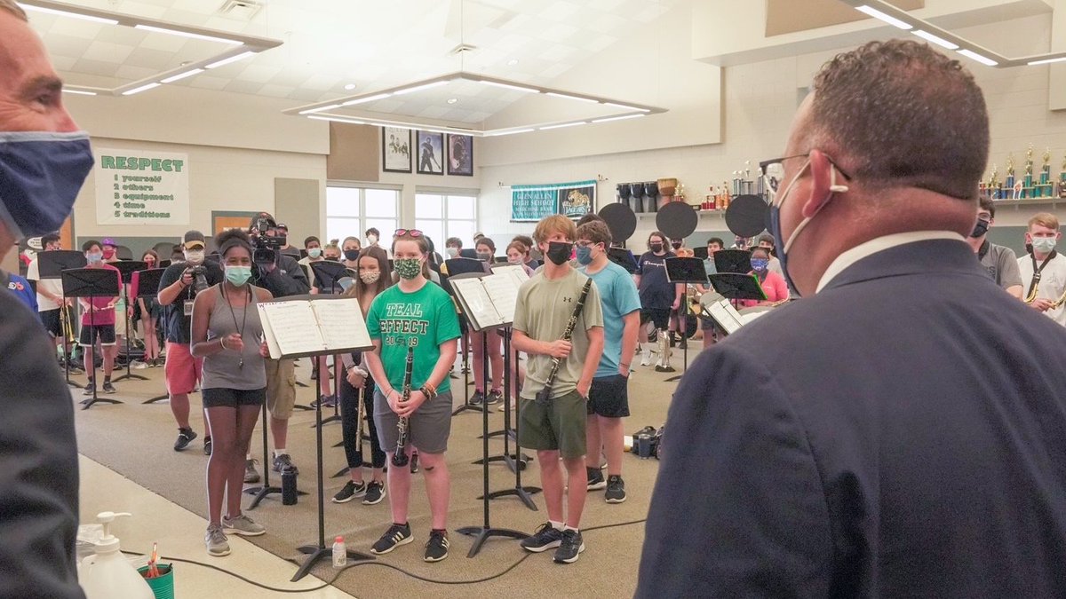 SecCardona's tweet photo. I traveled to Henrico County, Virginia yesterday to see all the work being done to get students there safely back in the classroom. It was great to see so many students eager to be back in school! #BackTogether https://t.co/WEGKNu6xEY