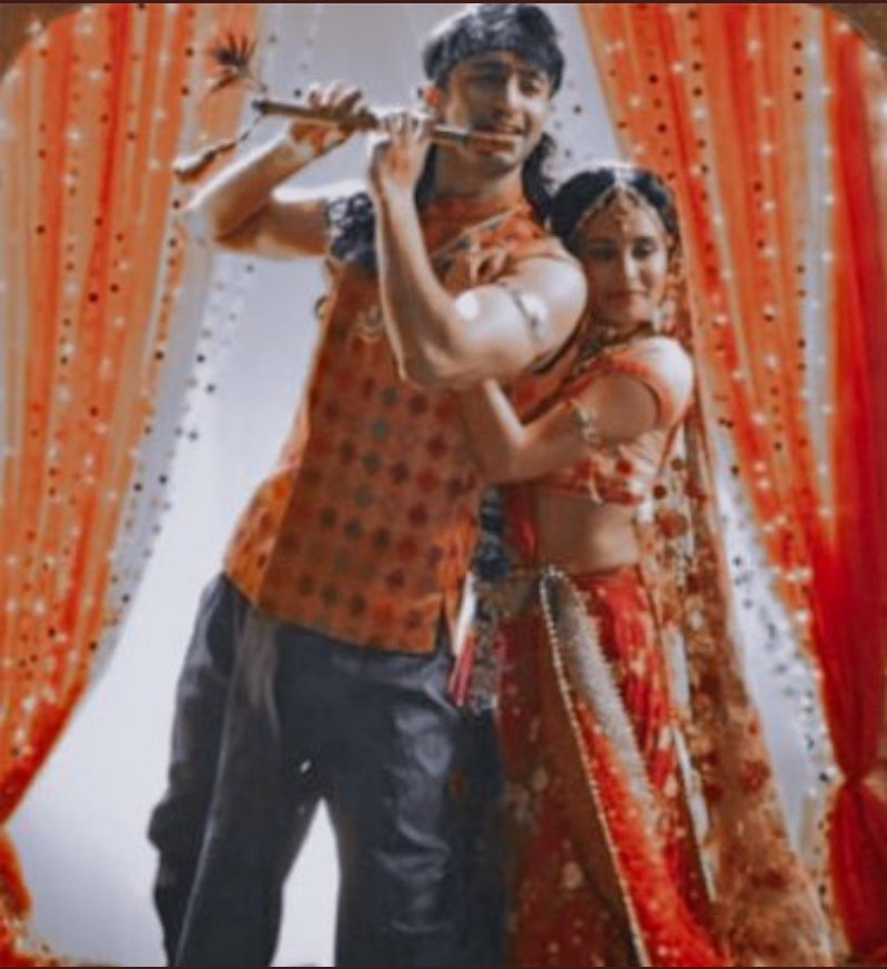 WeExtension's tweet photo. "1YR OF MISHBIR AS RADHAKRISHNA"
.
.
Those memories ❤️🤧❤️ and yes it's trending 🤗 #MishBir #rheshah @rhea_shrm @Shaheer_S https://t.co/IRjNruYcr4