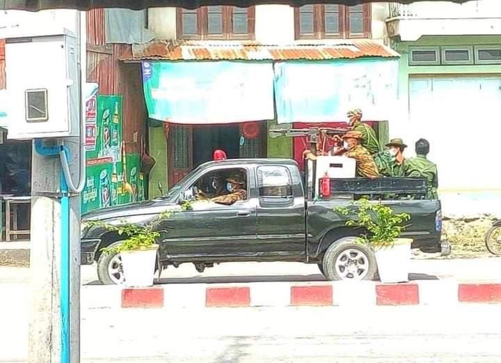 SAC abducted at least 3 civilians including NLD villager Chief’s wife DawTinTin &amp; confiscated documents 8 70 lakhs during the raid of two houses in Kaly. #WhereIsTheBurmaBill #Aug19Coup  #WhatsHappeningInMyanmar