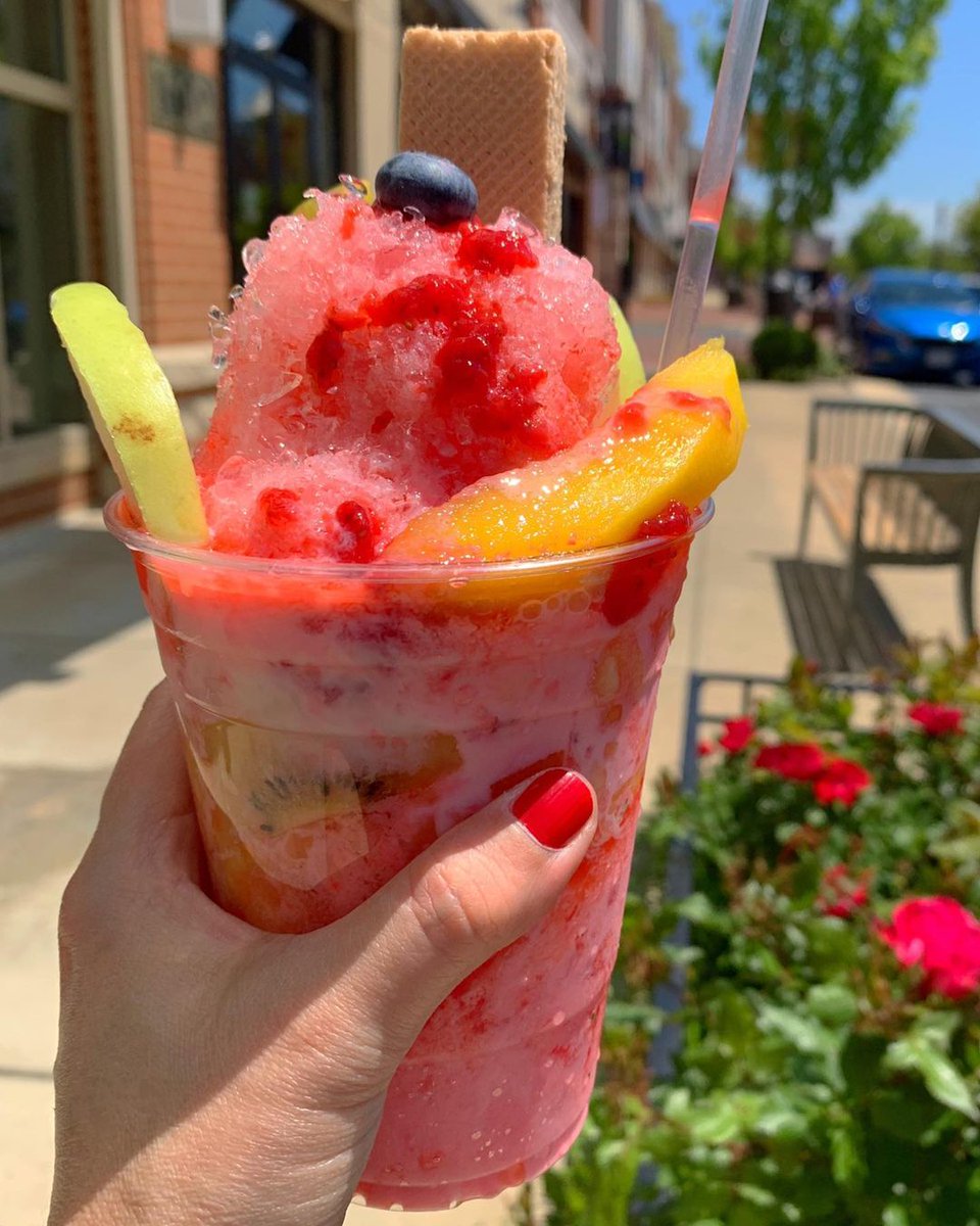 VillatLeesburg's tweet image. At @Chefscape, there is something yummy for everyone! Grab the best barbecue at Big Kyle BBQ, refreshing fruity treats from Colombian’s Place, Spanish bites from Tia Pepa, + artisan pierogis from to-go-only, Rogi! 📷: mycolombiancuisine, katiescardiokitchen, wfhloudoun