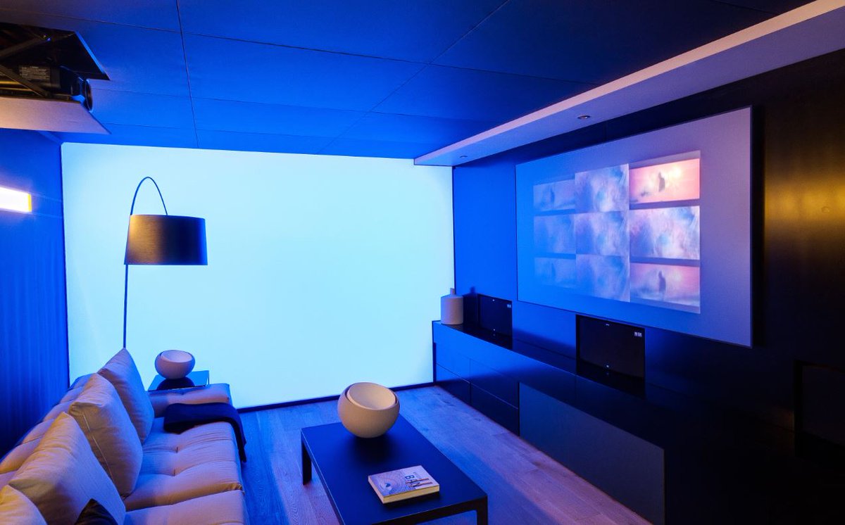 NvdMArchitects's tweet photo. House BOZ
Read more >>> https://t.co/QYIkRCJwsP
#luxuryhomedesign #luxuryliving #homedesigninspiration #tvroom #familytime #design #interiordesign #interiordecor #msld #interiorarchitecture #movienight #entertaimentarea #ThursdayThoughts #ThursdayMood #thursdaymotivation https://t.co/HpWTH8IgCx