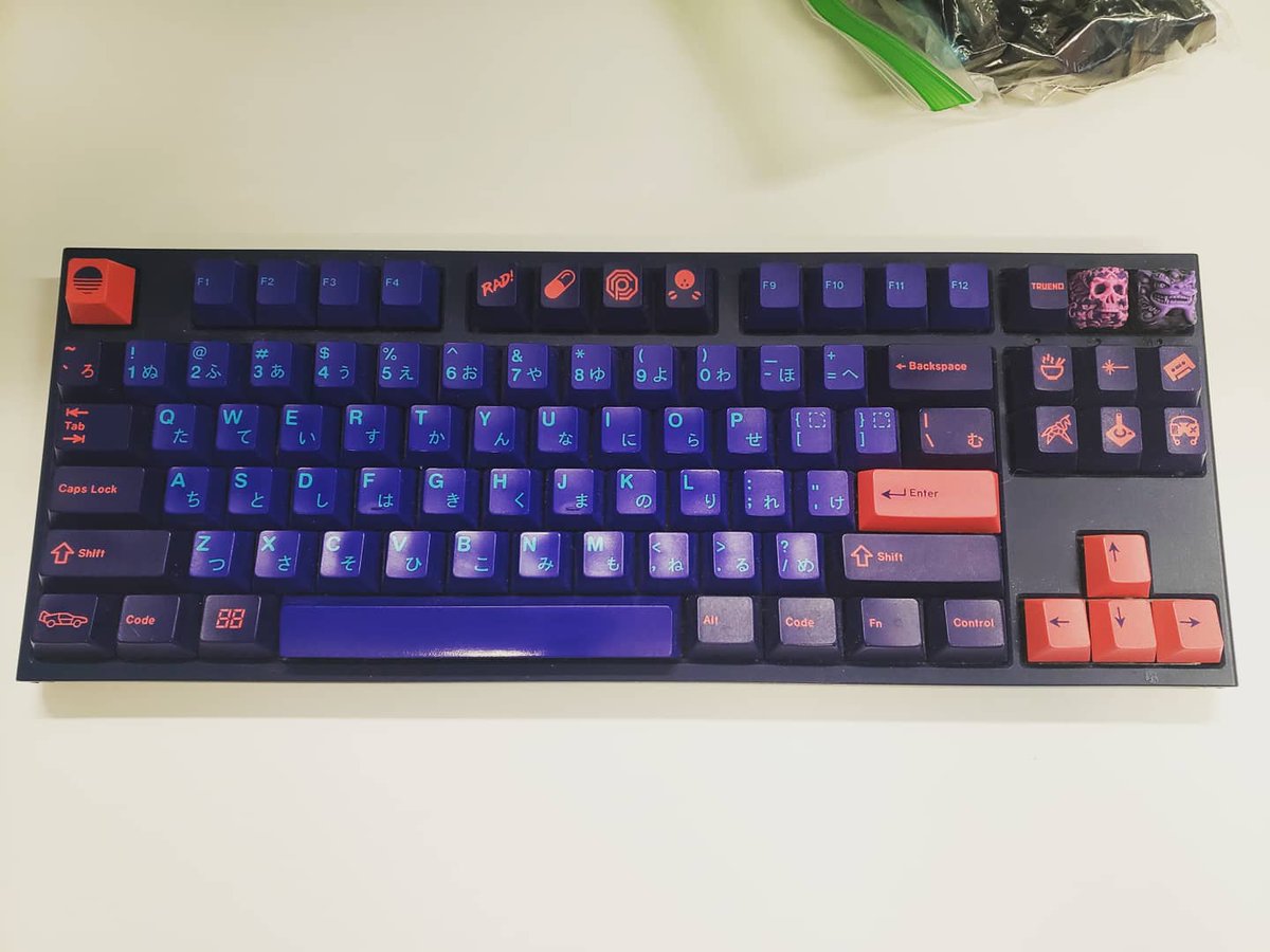 tezzuka's tweet photo. Switched out my caps and cleaned the board. Feels tight

#keyforge
#duckyone
#gmkkeycaps https://t.co/kYMe8VM684