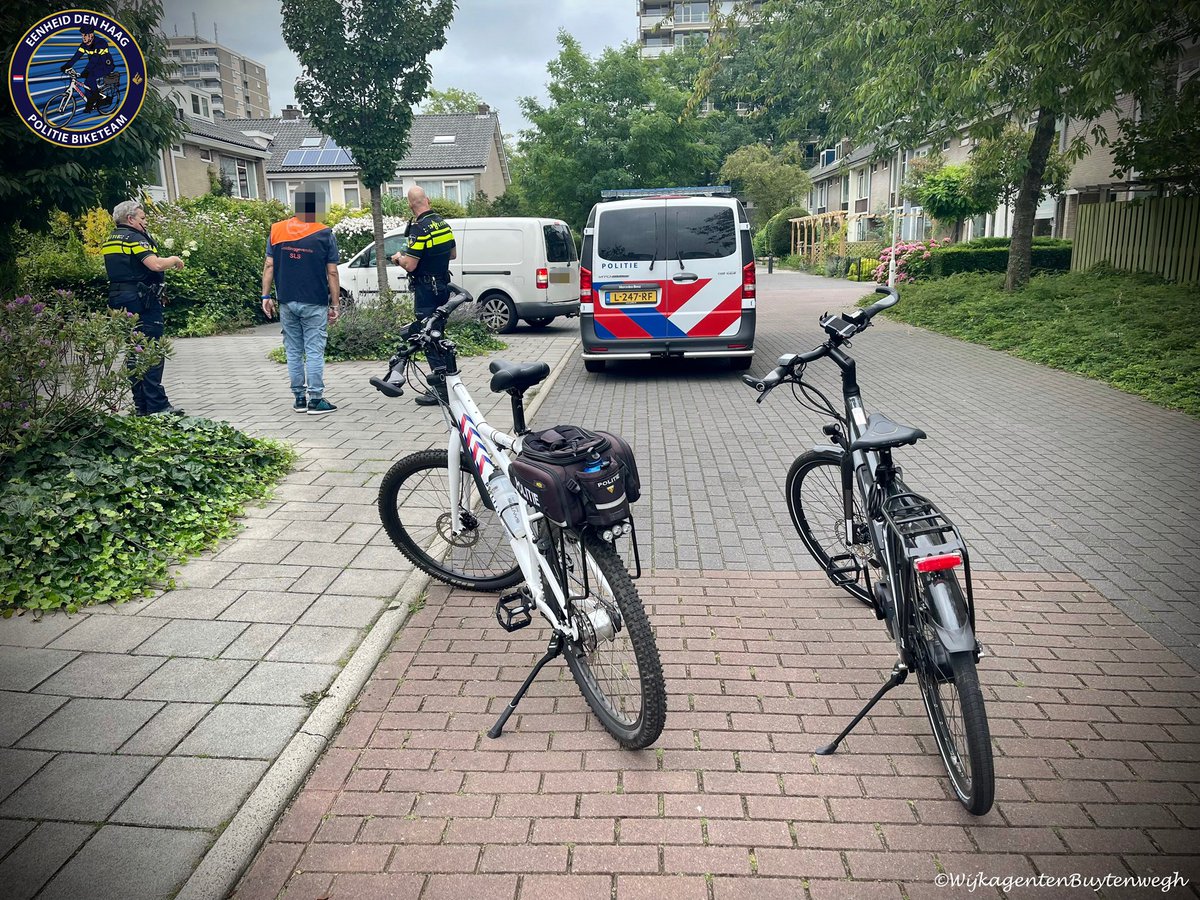 WA_Buytenwegh's tweet image. Vanmorgen door @POL_OCDH naar de #Charlotteplaats gestuurd. Daar was een #hond tegen een #postbode aangesprongen. 
De postbode had schade aan zijn kleding. Na #bemiddeling tussen eigenaar hond en postbode is het uiteindelijk onderling geregeld. 
#politie #zoetermeer #politiebiker