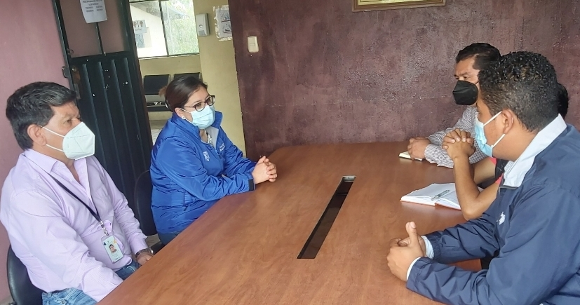 saludazuay_'s tweet photo. #GestiónTerritorial | En este momento @IdrovoFausto, coord. @saludcz6oficial, mantiene reunión de trabajo con los miembros del GAD Parroquial de Gualleturo, para coordinar acciones en beneficio de la salud de los habitantes. #Cañar https://t.co/LcaMlfYSyQ