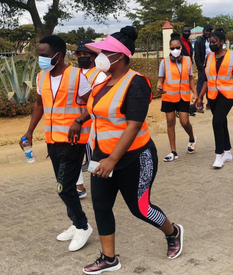 I love ❤️ Hon @JoanaMamombe she is a DOER,she has an unbreakable spirit,she is fierce & strong 💪🏾 here seen hitting the ground running with other youths for the #OneMillionCampaign to #RegisterToVote2023 🔁 RETWEET & join the Movement! Tisu tine Yese 👏🏽👏🏽👏🏽👏🏽👏🏽