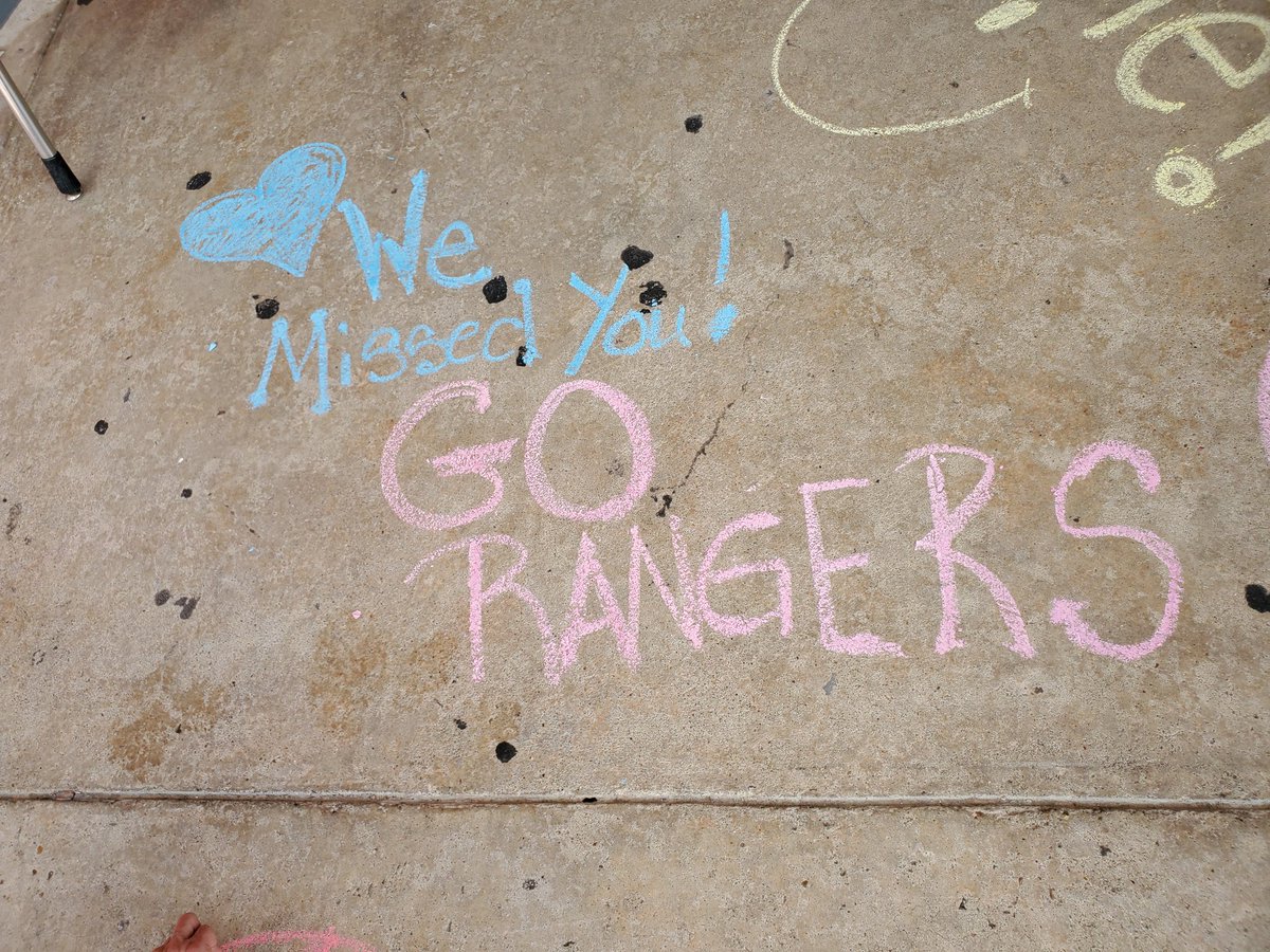 imenendezela's tweet photo. Welcome Back Rangers! We're ready for 1st Day of School!!! @GJHRangers #BeTheOne #TellYourStory https://t.co/Fw3Q2LNi8F
