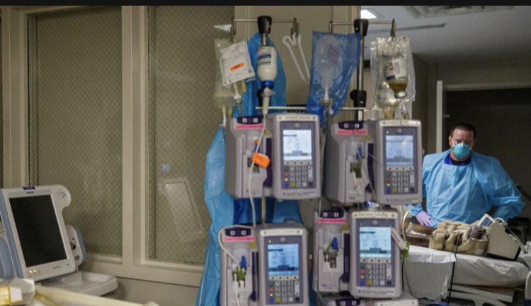 When we watched Our Lady of the Lake’s COVID ICU team code a patient for 18 minutes, @DavidGrunfeld captured it from start to finish in photos. What a series of images: