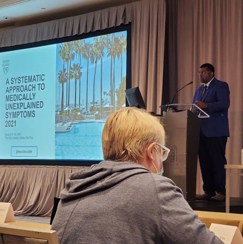 MayoClinicGIM (@mayoclinicgim) on Twitter photo <a href="/Ravi_Ganesh_MD/">Ravi Ganesh MD</a> presenting "Post-COVID Syndrome" at A Systematic Approach to Medically Unexplained Symptoms 2021. 👨⚕️ <a href="/Ravi_Ganesh_MD/">Ravi Ganesh MD</a> presenting "Post-COVID Syndrome" at A Systematic Approach to Medically Unexplained Symptoms 2021. 👨⚕️