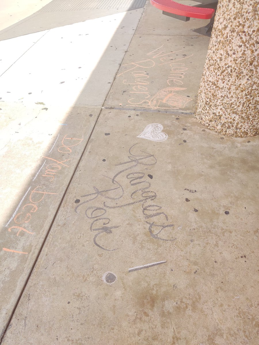 JDiazGJHS's tweet photo. More sidewalk art! https://t.co/UYQ17bOBy5