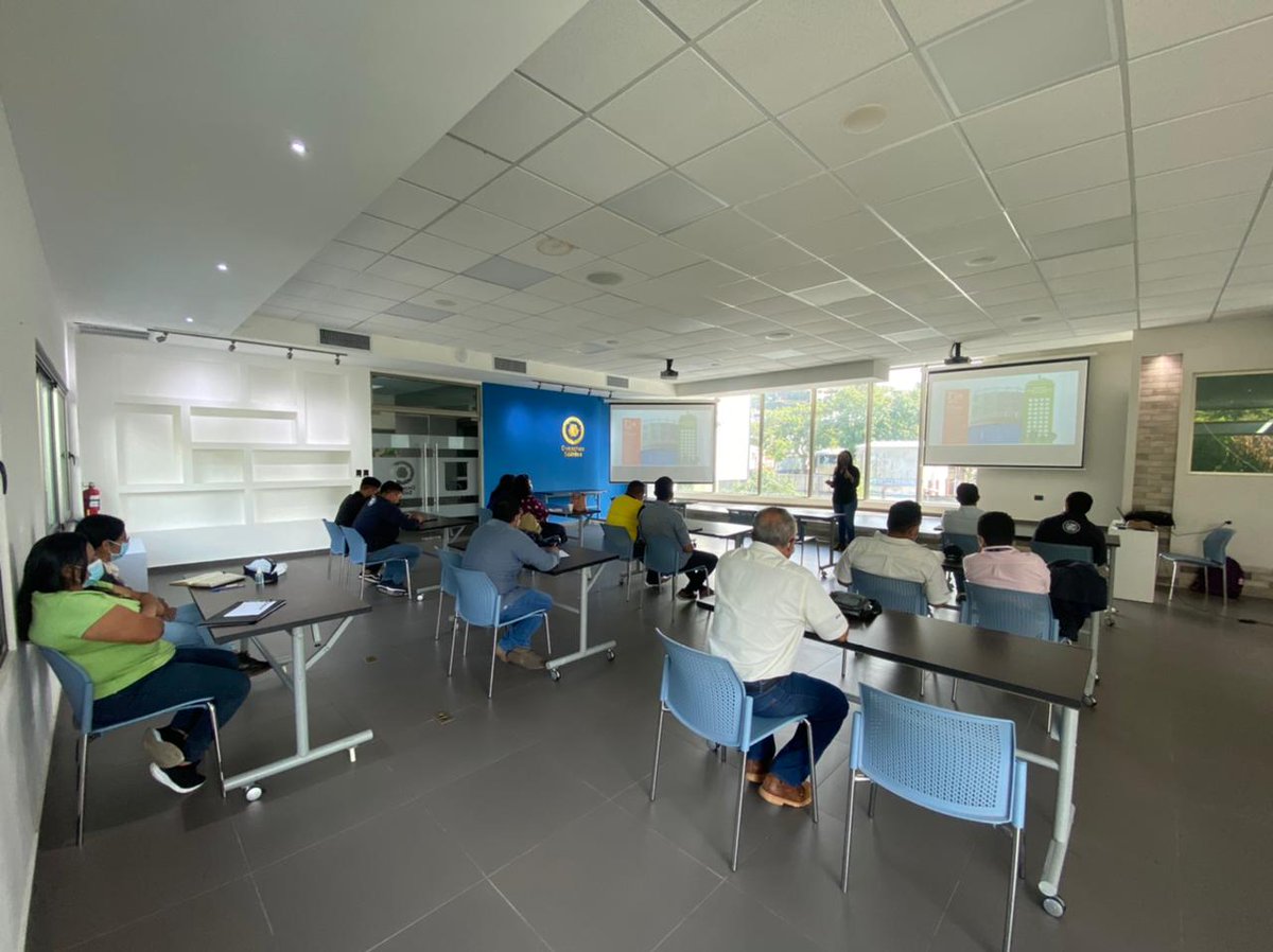 Dianalepio's tweet image. 🌎🍃📝 #ESGBCGreenNews #Integrativedesign 
El día de hoy se continúa la serie de capacitaciones para los miembros de la Alcaldia de San Salvador, para dar a conocer las herramientas de construcción sostenible y trabajo colaborativo.
+