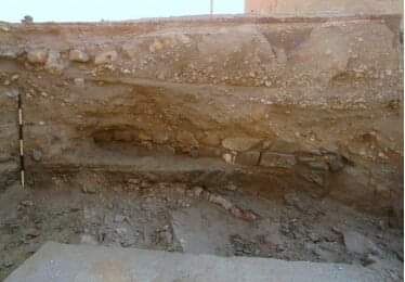 SaeedKalid's tweet photo. في 2015م تم العثور في الجانب الشمالي ل #حصن_مرباط على آثار تعود إلى العصر الحديدي وجدران قديمة تعود إلى الفترة من 650 - 1600م وتم تشييد الحصن الحالي في القرن التاسع عشر الميلادي وكان مقر لولاة الدولة ولعب دور رئيسي في معركة مرباط 1972م .
@OmanMHT @salmahruqi https://t.co/ojNPWmZwoR