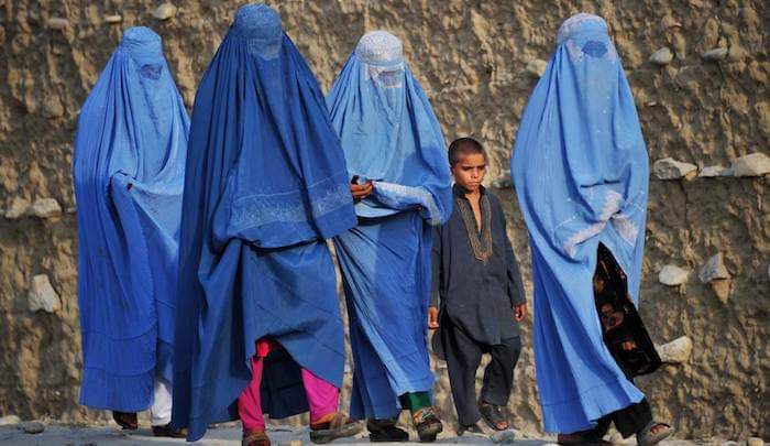 The Taliban "promised" it will respect women’s rights ONLY within the limits of Sharia law.

They basically promised to promise nothing.
#afghanistanwomen #Afghanishtan