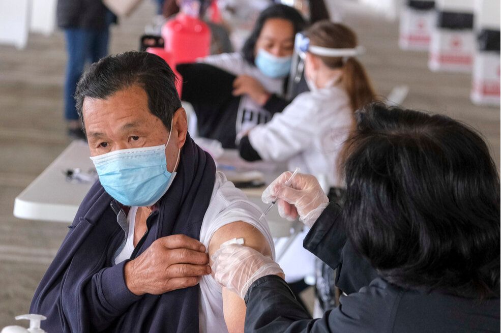 The Delta variant surge has underscored the urgent need for higher vaccination rates in the U.S. Across the country, foundations are working with governments and community groups to overcome vaccine hesitancy and inequities. Katherine Don reports: bit.ly/3keqiOm