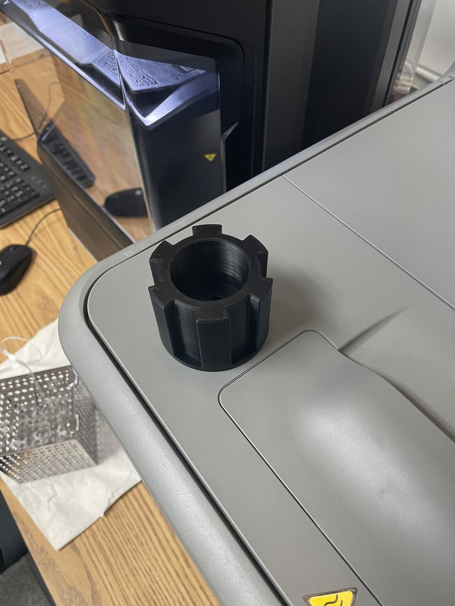 STEMHS_IdeaLab's tweet image. Using new method x printer to print wheel hubs for our Engineering pathway Mars Rover IBL with our partner Goodyear. Good luck learners.