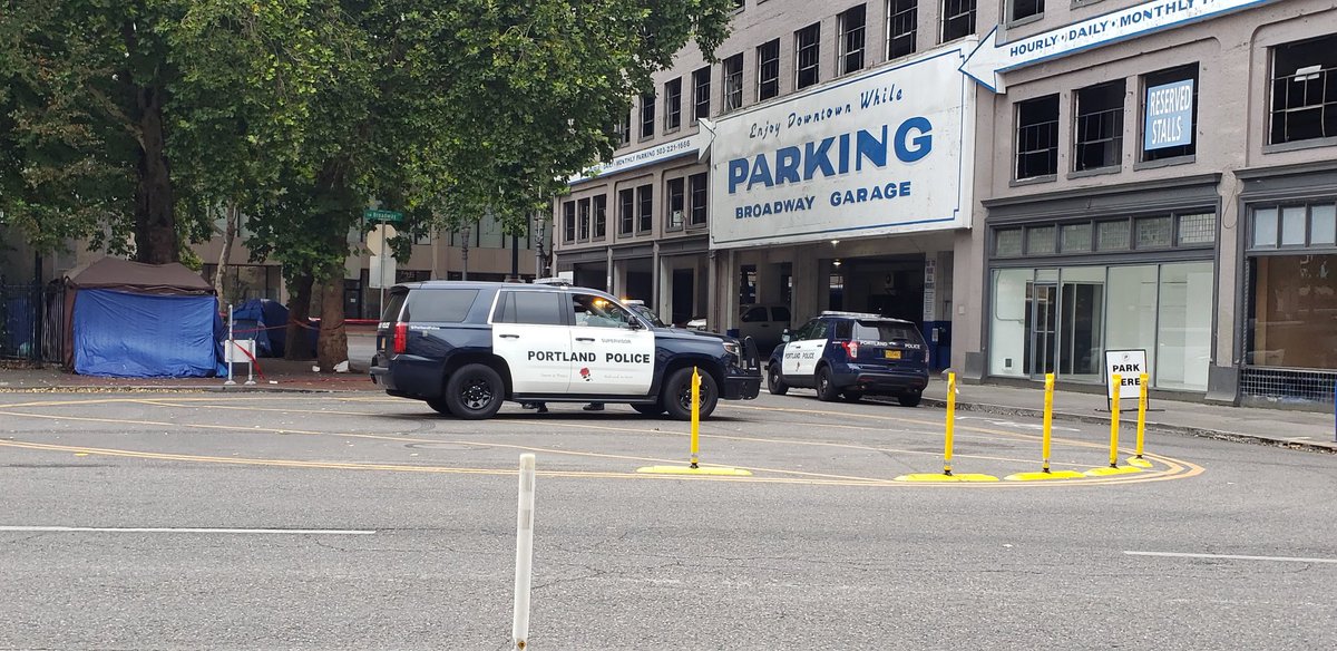KGWphotog's tweet image. Shooting downtown near SW Broadway and W. Burnside. Witness reports a person shot and taken by ambulance. Police just located bullet casing. SW Broadway between W. Burnside and SW Oak is closed. @KGWNews #pdxtraffic