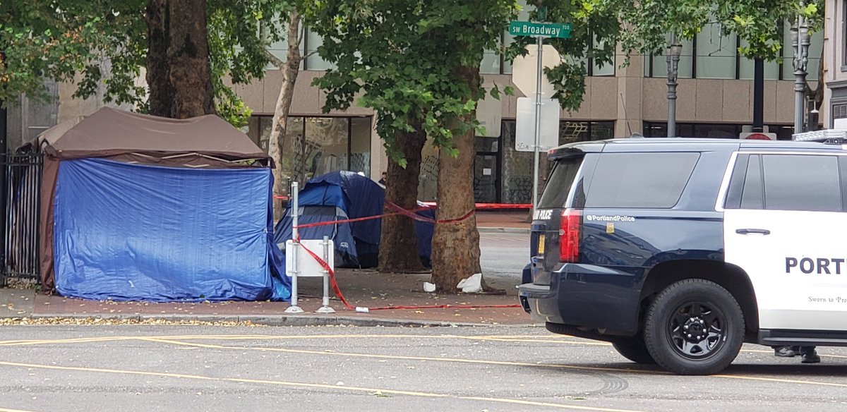 KGWphotog's tweet image. Shooting downtown near SW Broadway and W. Burnside. Witness reports a person shot and taken by ambulance. Police just located bullet casing. SW Broadway between W. Burnside and SW Oak is closed. @KGWNews #pdxtraffic