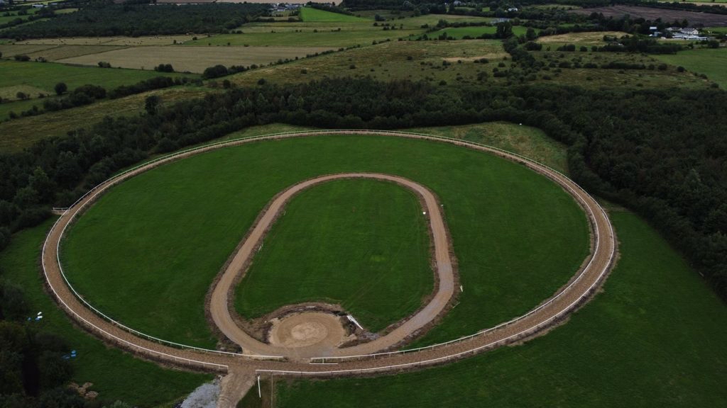 Wishing @kennedy_paddy and @jackkennedy15 in Kildangan the very best of luck with their new pretraining yard. We are delighted to have constructed the 3 furlong gallop and their schooling gallop 🐎 #wexfordsand #schoolinggallop #sandgallop