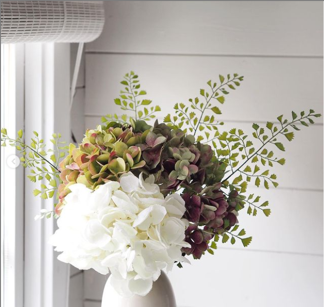 WhiteBarnHome's tweet photo. The new Fall #bouquet  has landed!

I’m so pleased with how this bouquet turned out, the colours are 😍 and the #maiden fern works so well alongside the #hydrangea stems. It’s available to buy as a bouquet alone or with the #vase.

Shop here at:

https://t.co/bkaIYszG0P https://t.co/yoPHwXHjcK