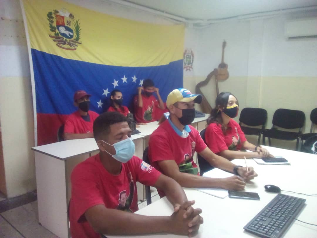 #Entérate Hoy se desarrolló videoconferencia con el .<a href="/Ffmguaricoconl1/">Ffmguariconlacola</a> analizando el Tema de la retirada de Estados Unidos de Afganistan con la Profesora Laila Tejeldine
Analista Política Internacional y Derechos Humanos
#ChavezPorSiempre